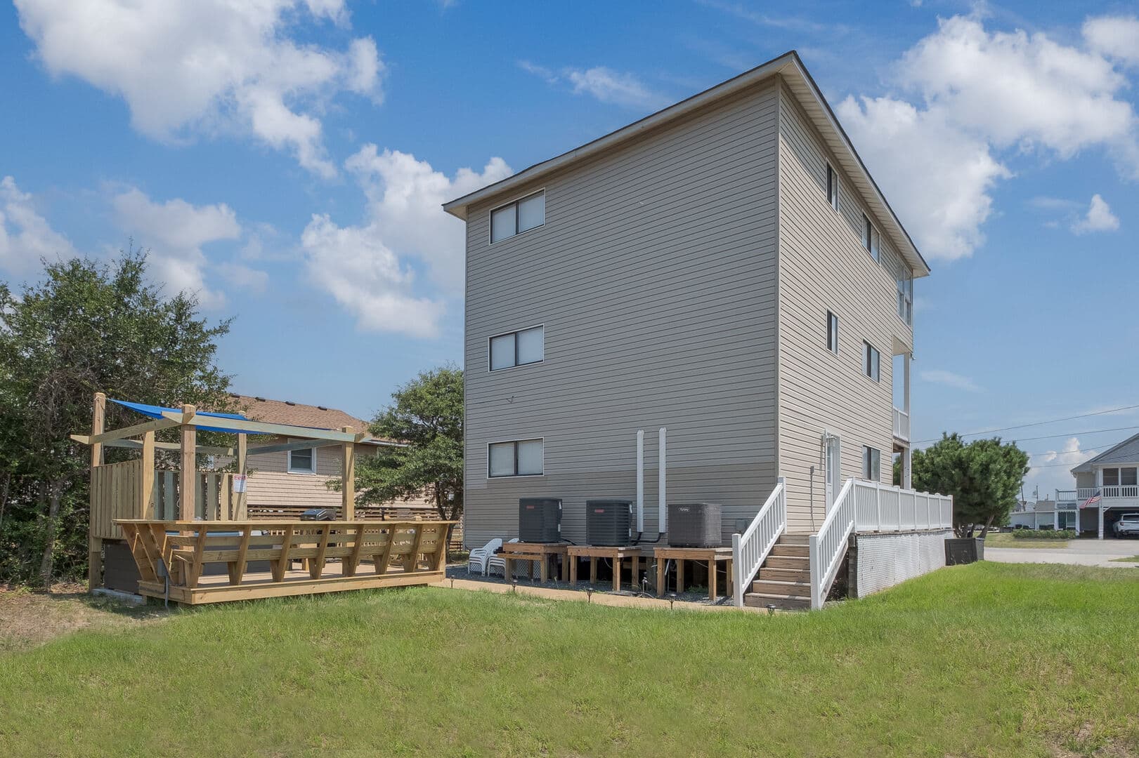 Rear exterior and deck of Wright by the Beach